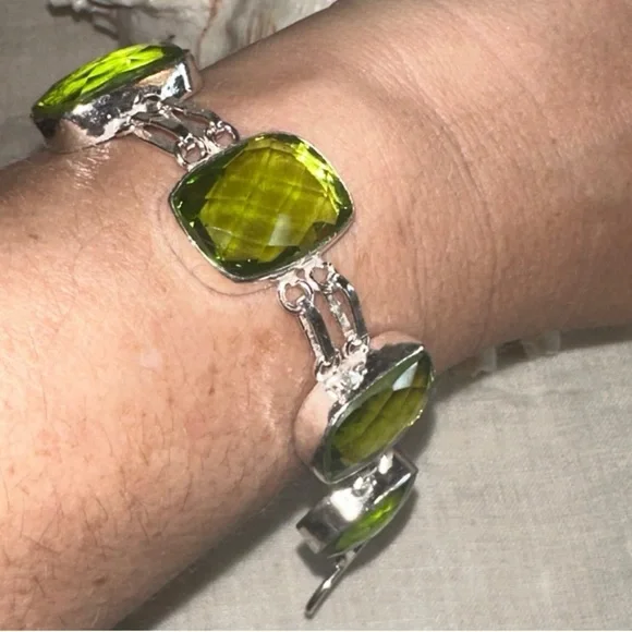 Gorgeous Faceted Green Quartz Handcrafted 925 Bracelet - Picture 2 of 14